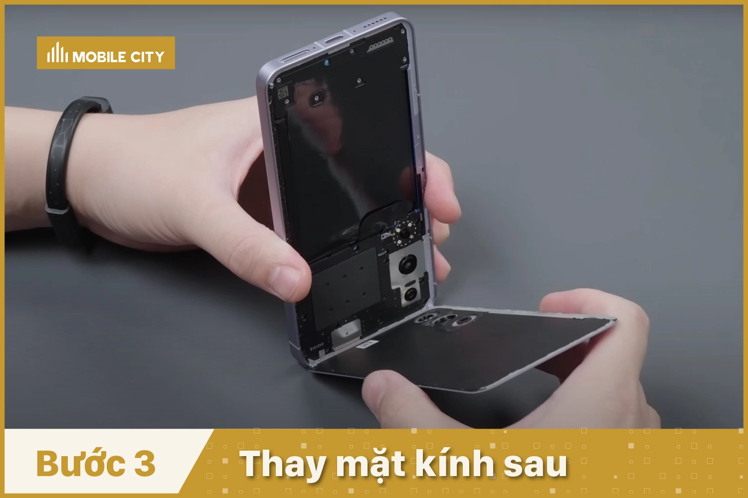 Thay mặt kính sau