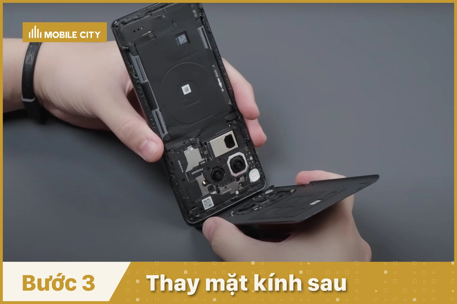 Thay mặt kính sau