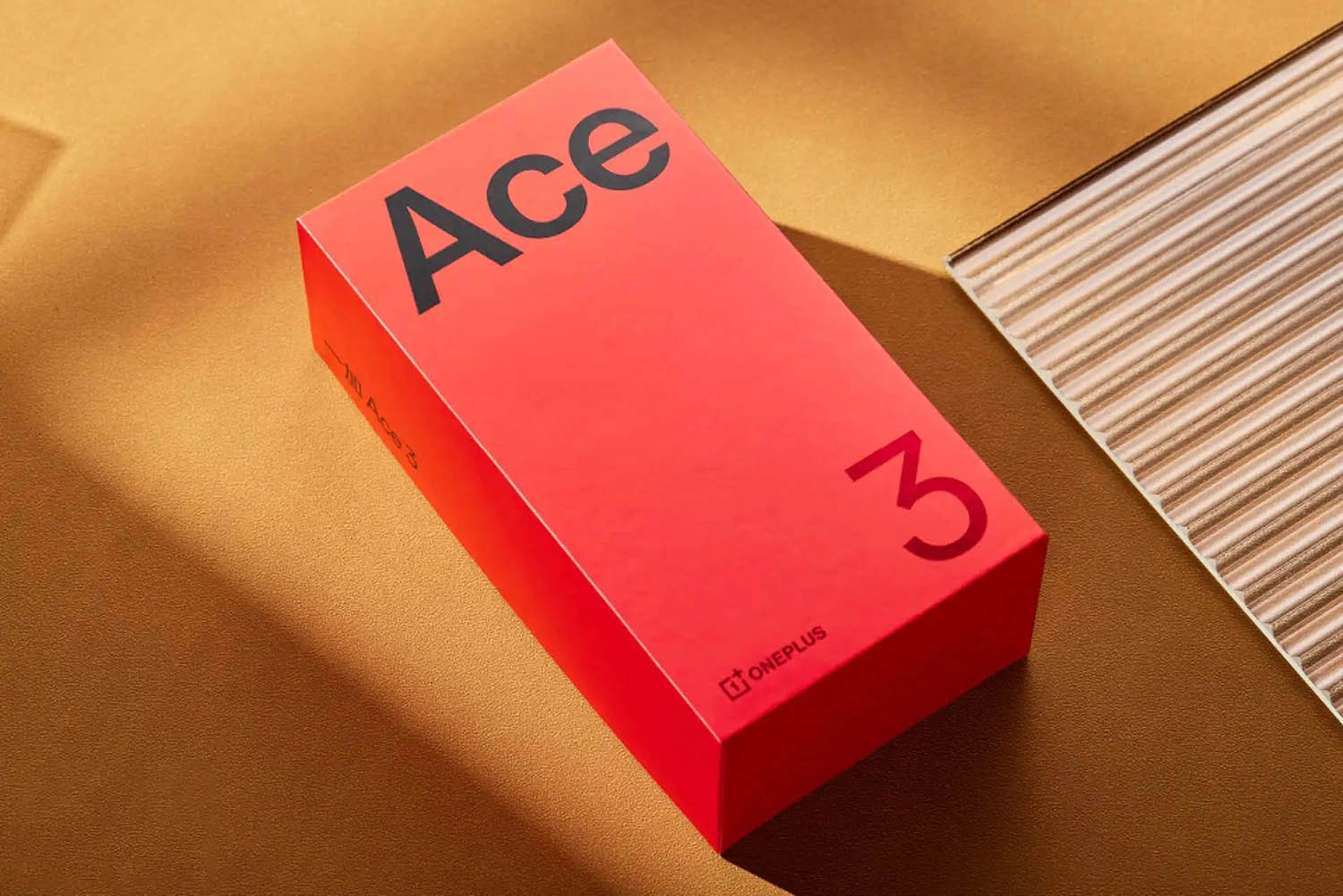 Mở hộp OnePlus Ace 3: Điện thoại tầm tầm trung đẹp như cao cấp