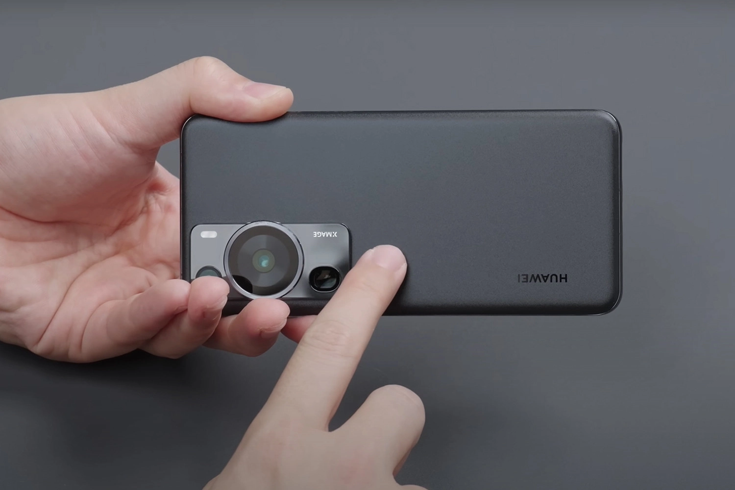 thay-kinh-lung-thay-mat-kinh-sau-huawei-p60-pro-luu-y
