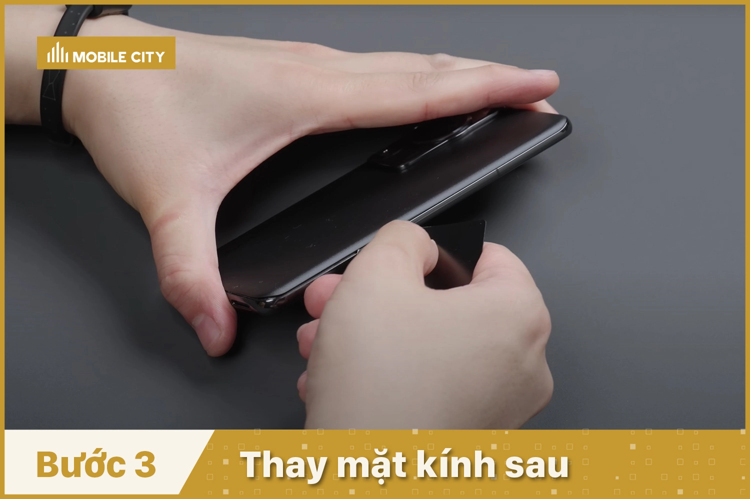 thay-kinh-lung-thay-mat-kinh-sau-huawei-p60-pro-thay