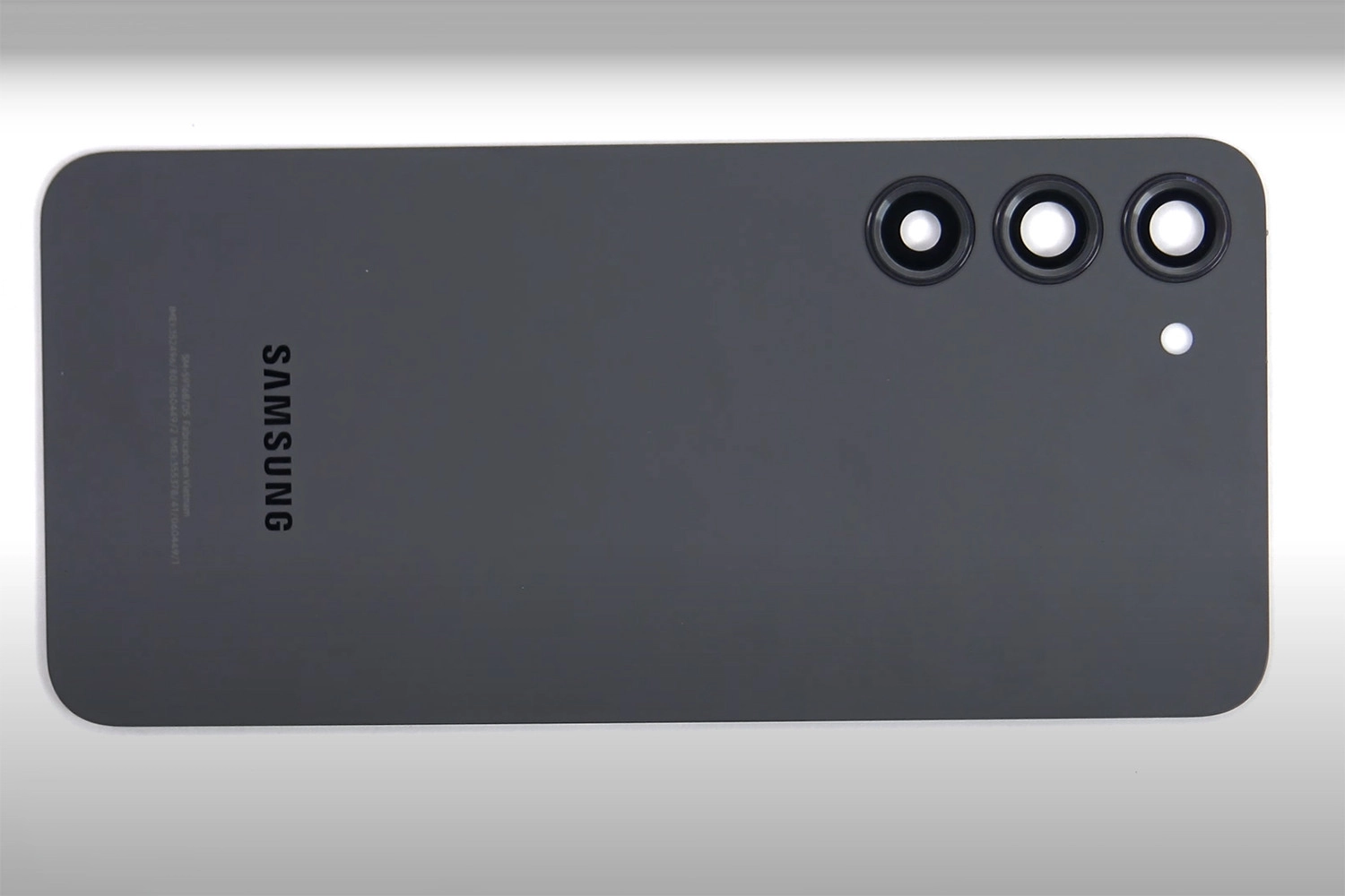 Dấu hiệu cần thay kính lưng cho Samsung Galaxy S24 Plus