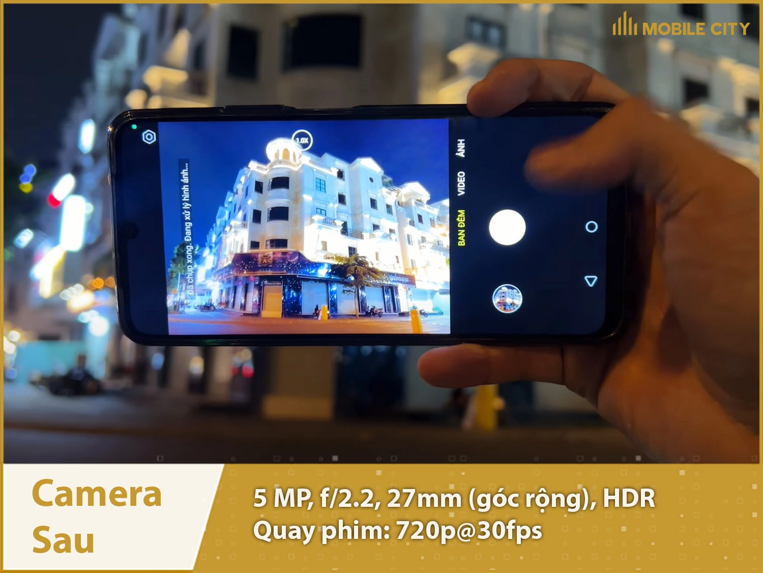 Camera selfie 5MP; quay phim HD