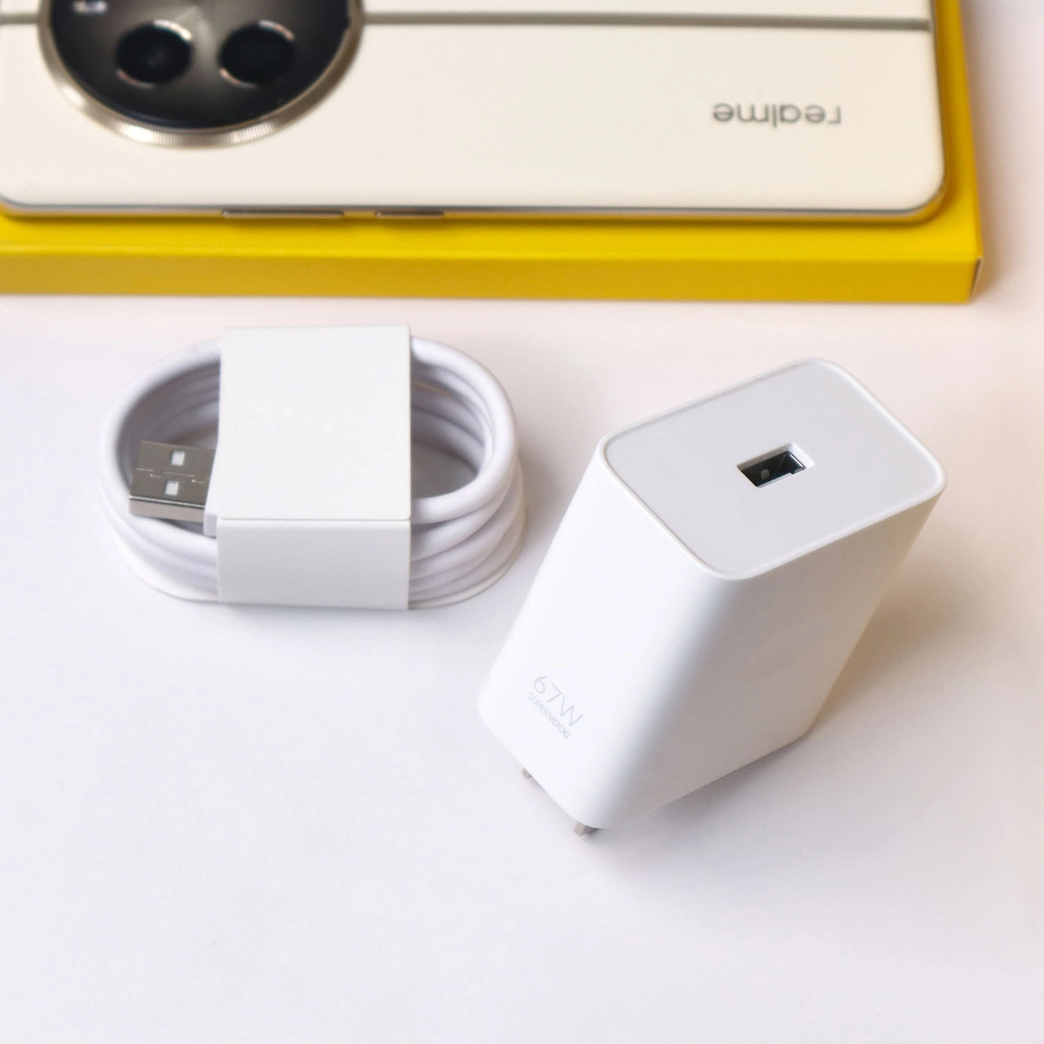 cu-cap-sac-realme-12-pro-plu