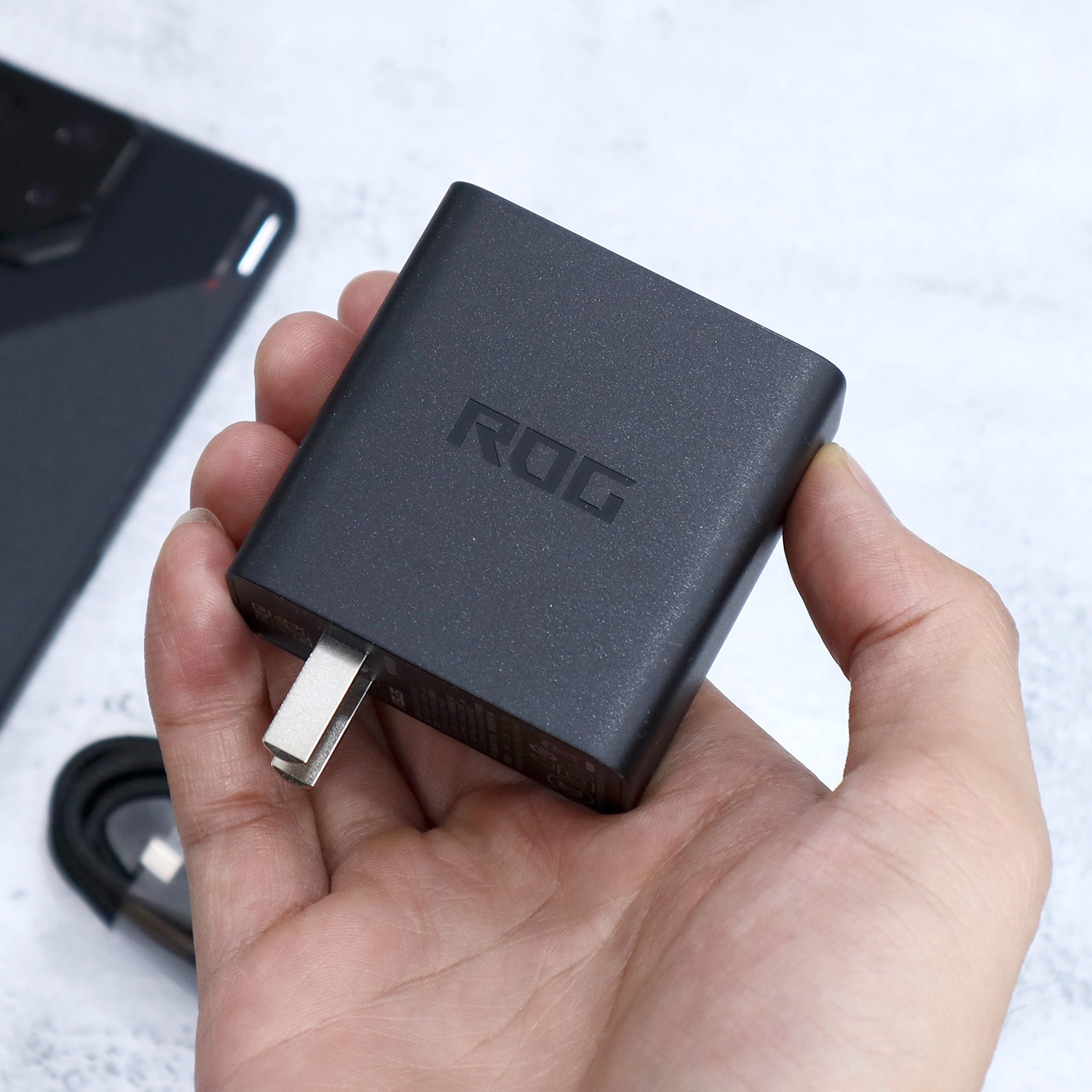 cu-sac-asus-rog-phone-8
