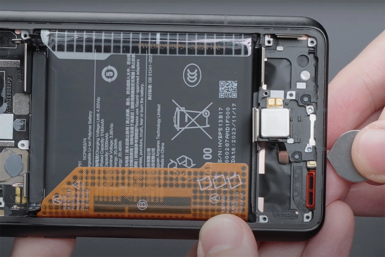 Thay Pin điện thoại Xiaomi 14 Ultra giá bao nhiêu?