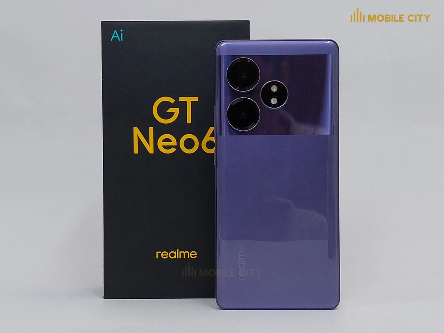 Realme GT Neo 6 có mặt lưng bóng bẩy