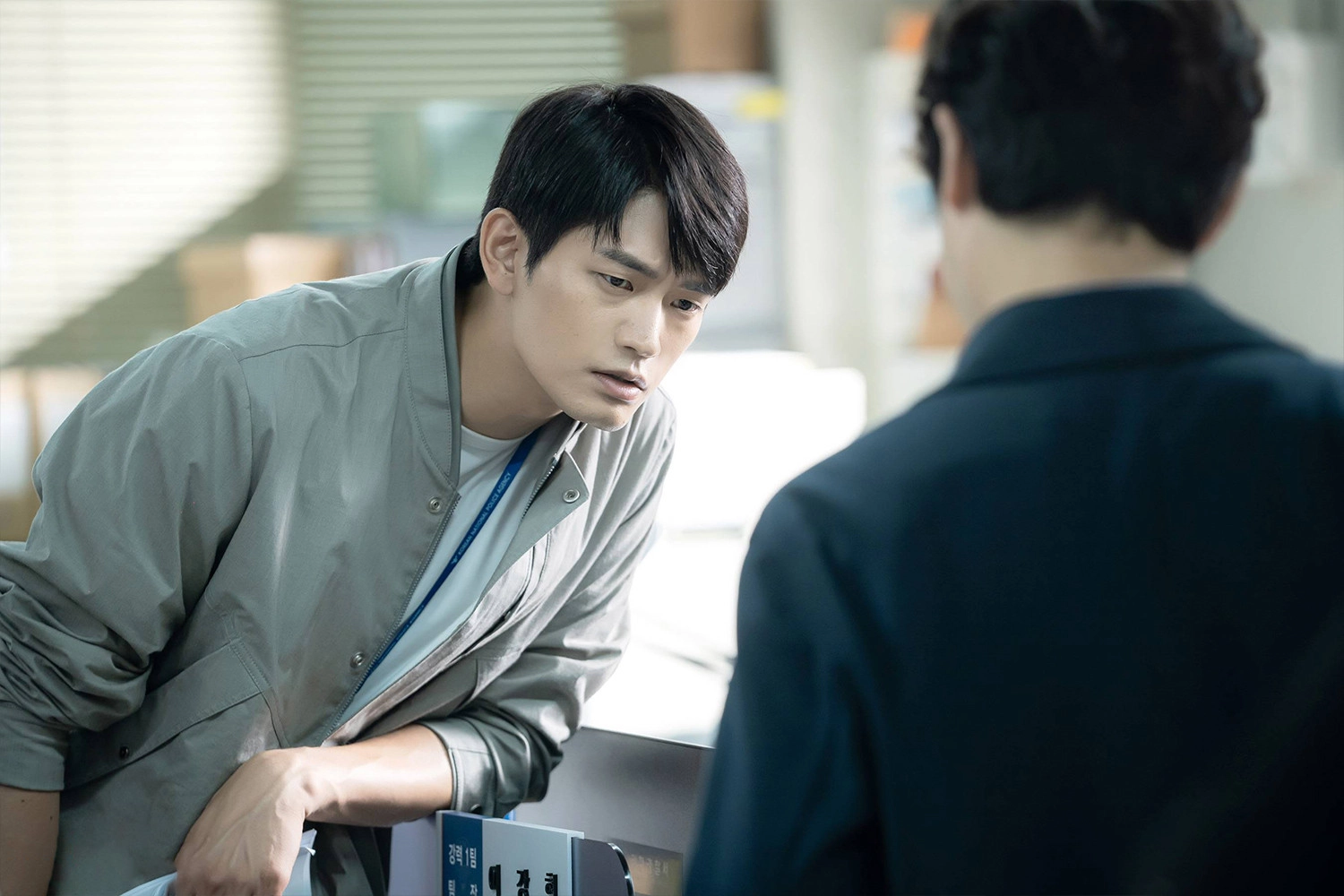 Review phim Tài Phiệt và Cảnh Sát, Kang Sang Joon vai Park Joon Young