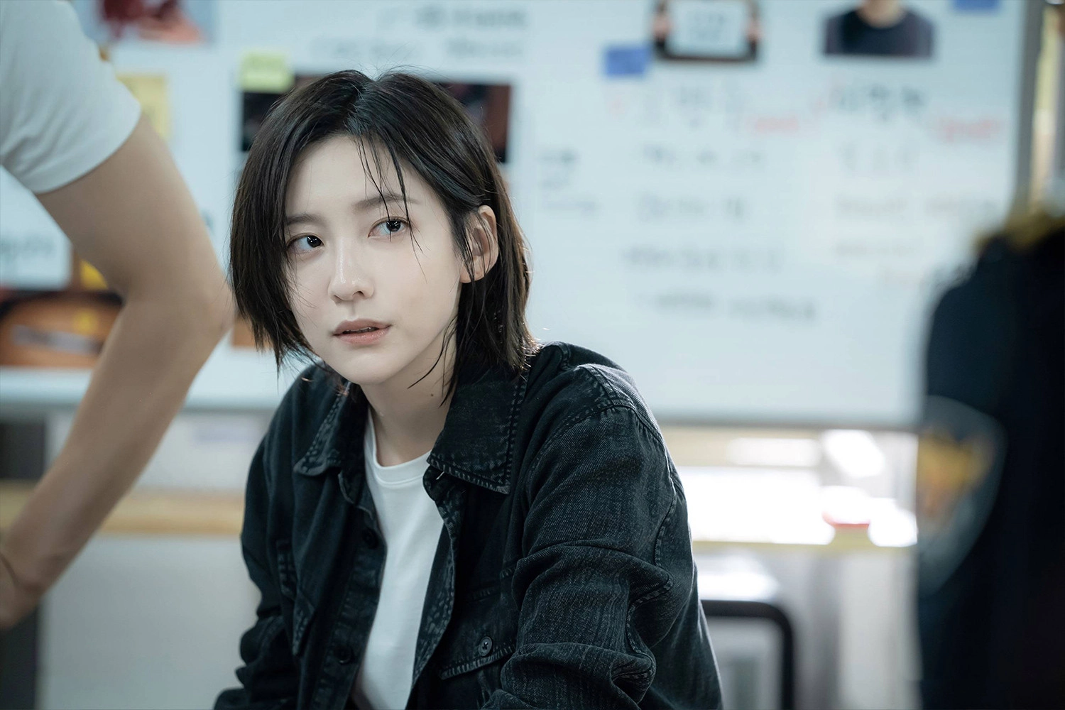Review phim Tài Phiệt và Cảnh Sát, Park Ji Hyun vai Lee Gang Hyun