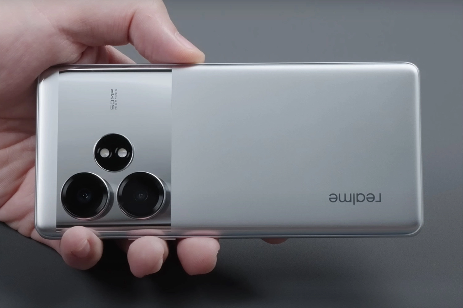 Thay Camera trước, sau Realme GT Neo 6 SE giá bao nhiêu?