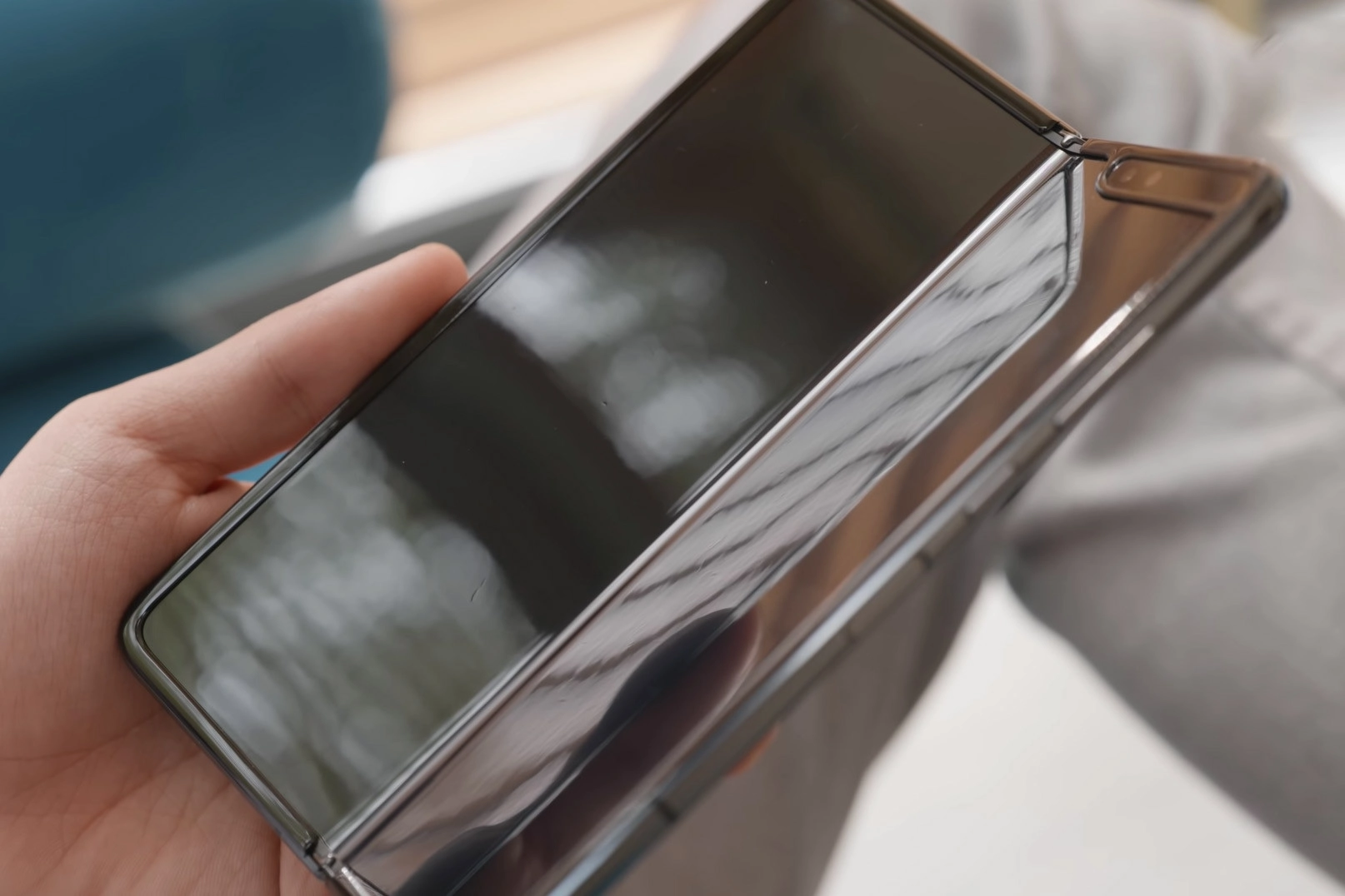 Thay cáp màn hình Samsung Z Fold, Khi nào cần thay cáp màn hình Samsung Z Fold?