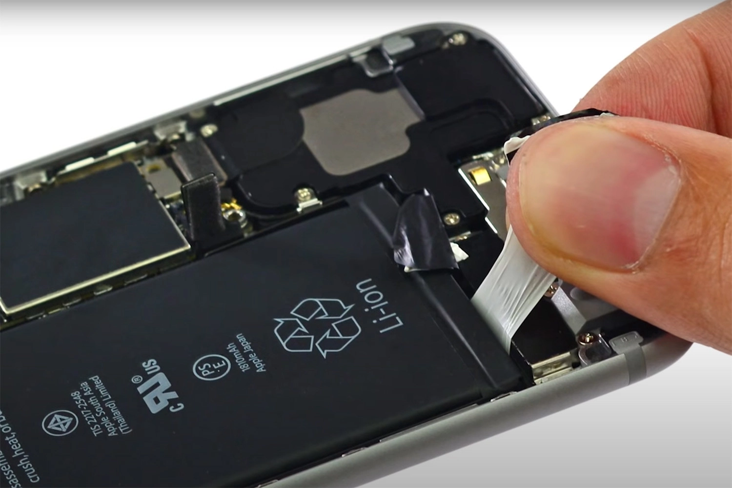 Thay Pin iPhone 6, Thay Pin iPhone 6 có đảm bảo không?
