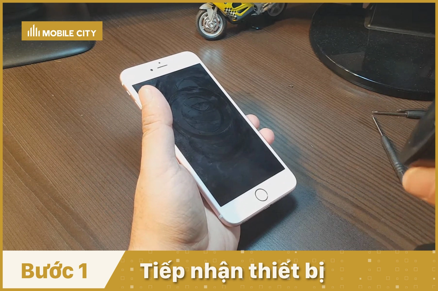 Thay Pin iPhone 6S Plus, tiếp nhận thiết bị