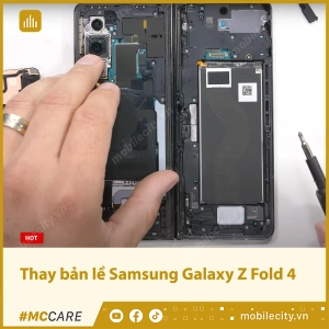 thay-ban-le-samsung-z-fold-4