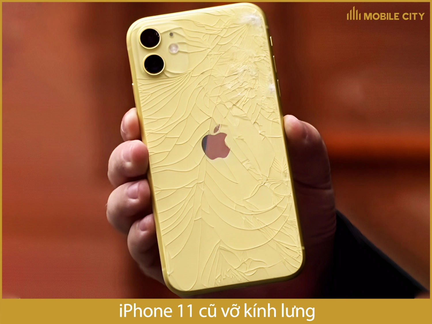 iPhone 11 cũ màu vàng vỡ kính lưng