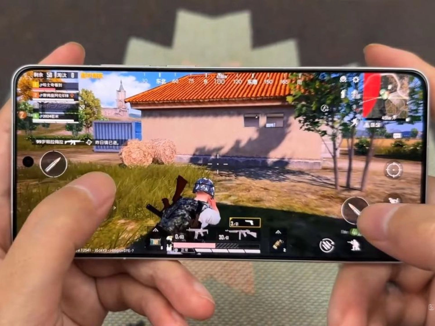 Chơi PUBG Mobile trên Realme GT6 quá dễ dàng