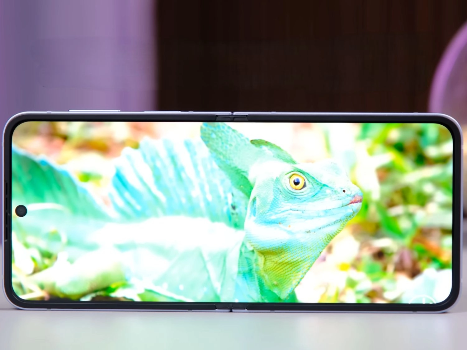 Màn hình AMOLED 2X hiển thị sắc nét