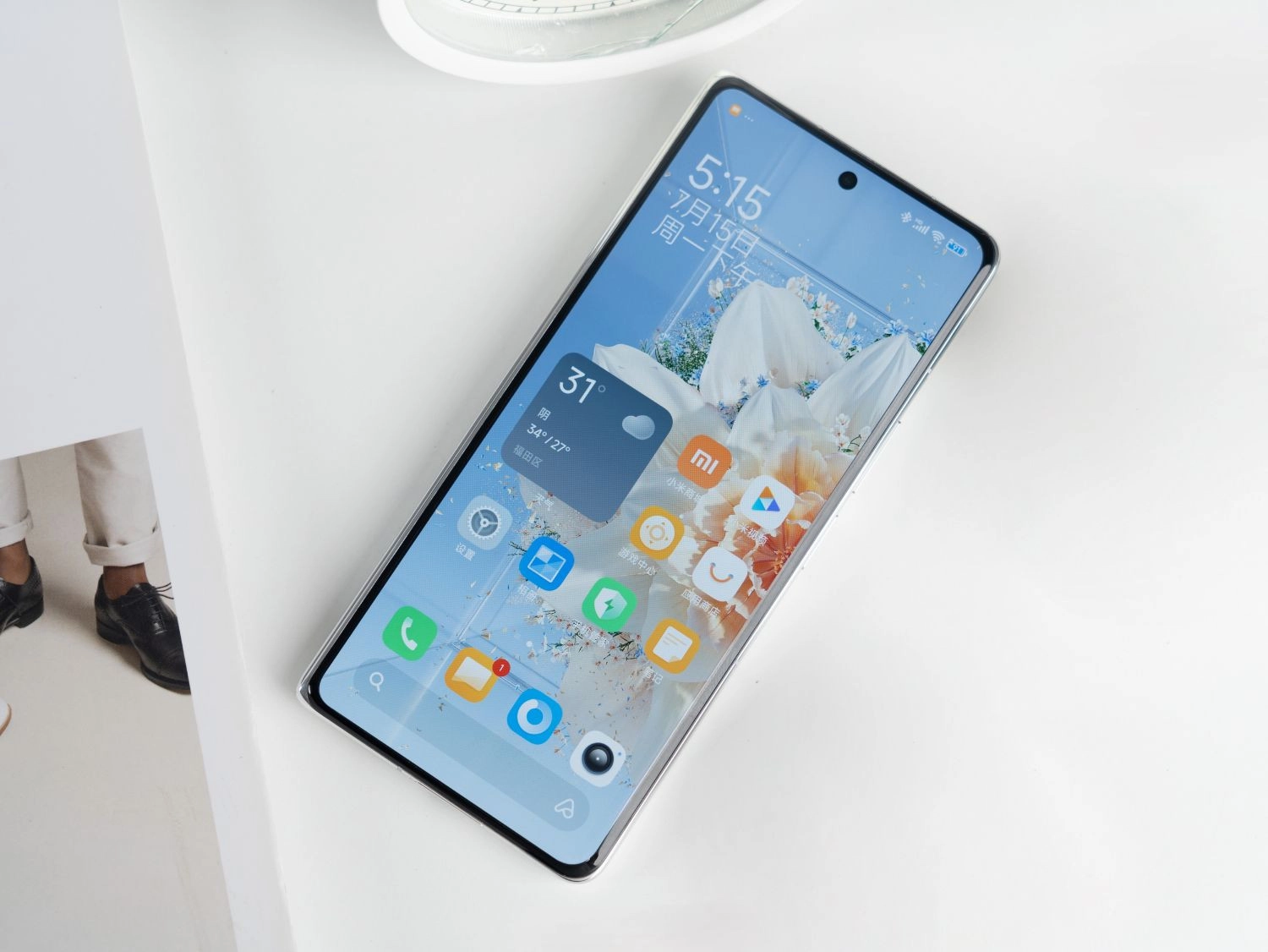 Màn hình phụ bên ngoài của Xiaomi MIX Fold 4