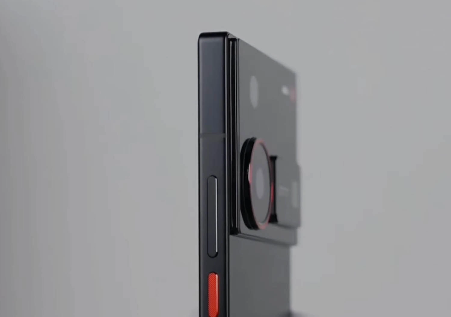 Mở hộp Nubia Z60 Ultra Leading Version: Camera siêu lồi