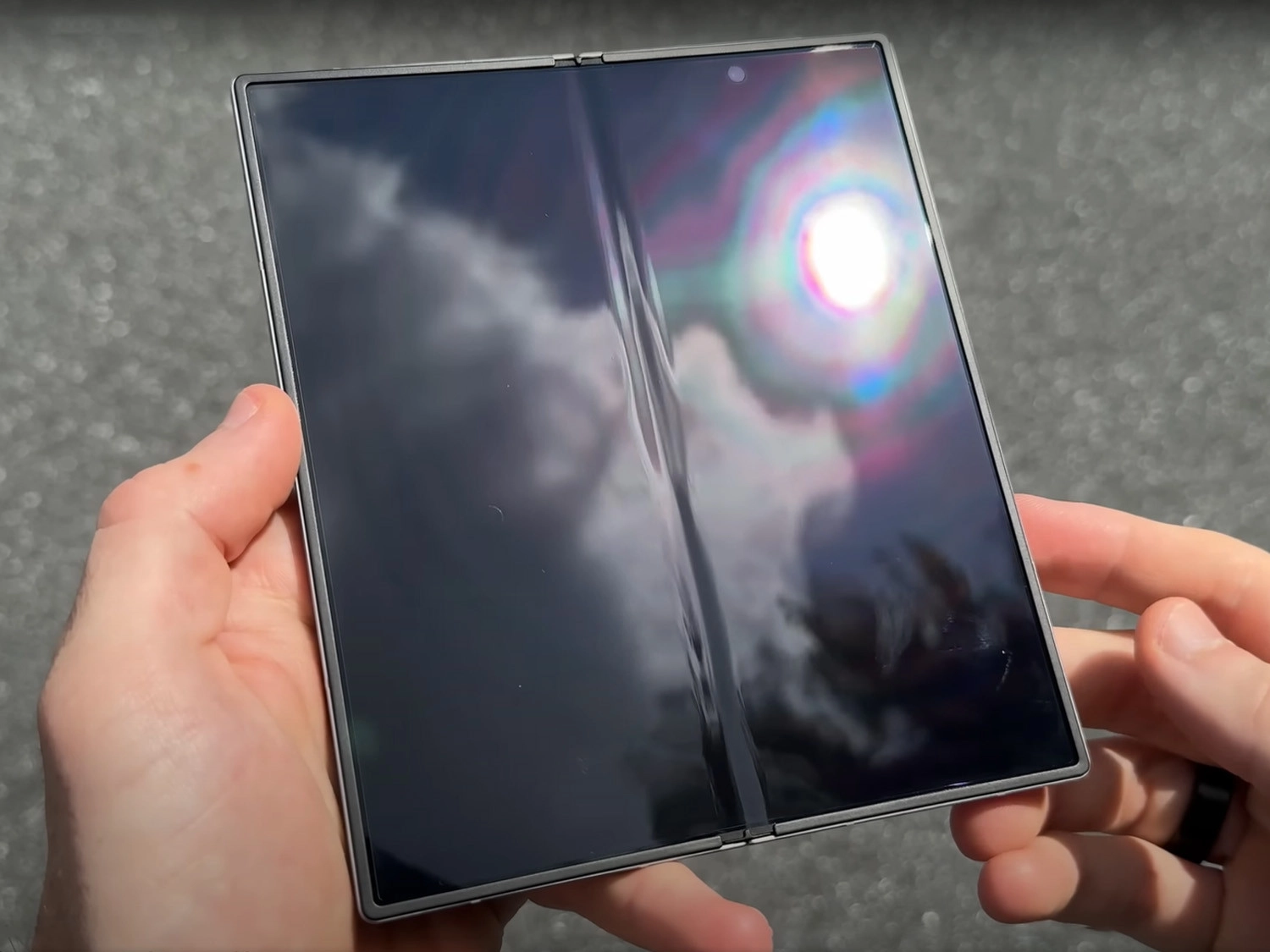 Samsung Galaxy Z Fold 6 khi mở