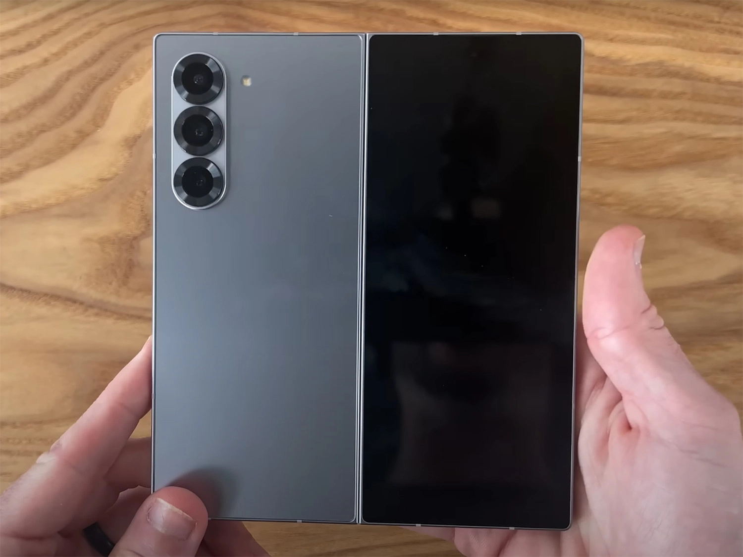 Samsung Galaxy Z Fold 6 Xám Metal