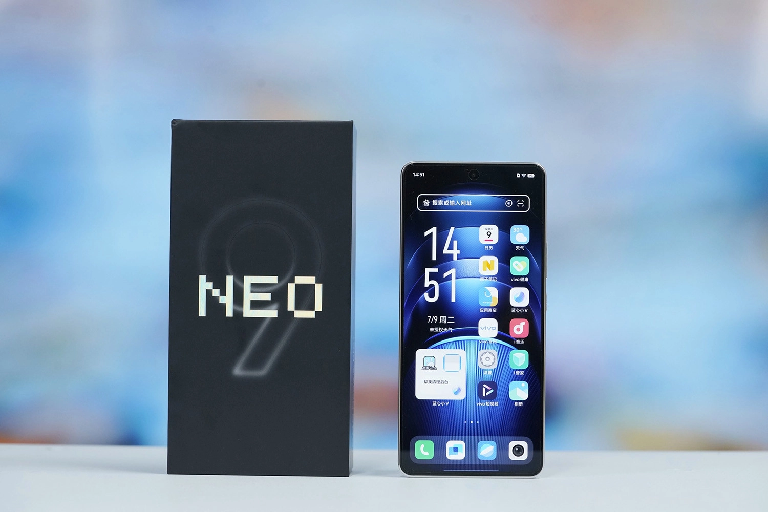 Mở hộp Vivo iQOO Neo 9S Pro Plus: Hộp sử dụng tông màu đen