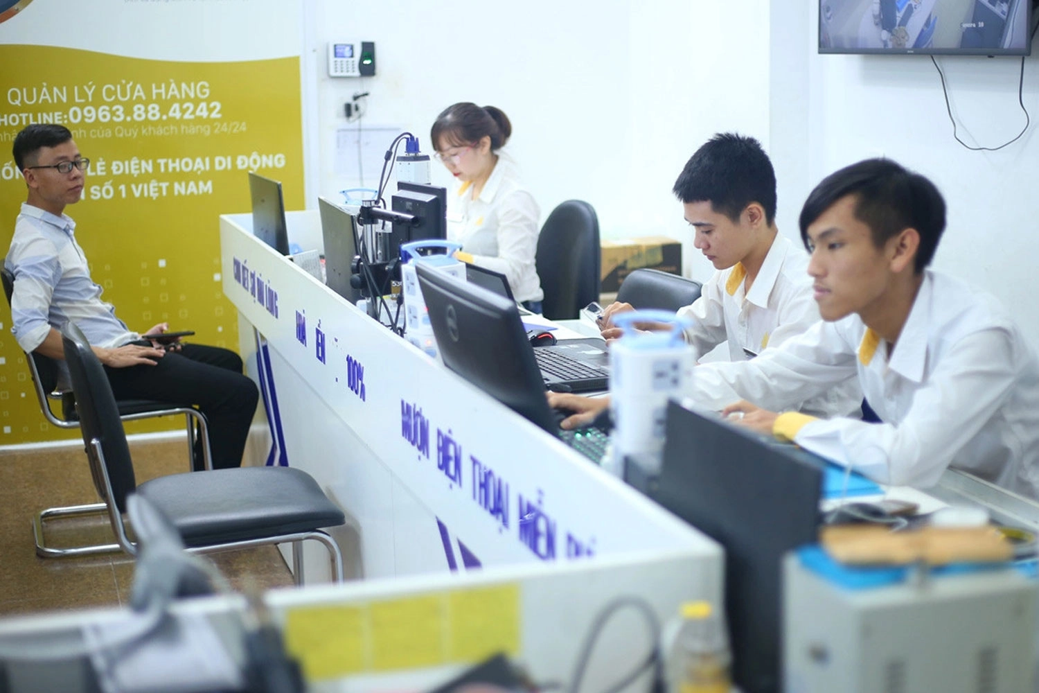 Thay Pin Remax iPhone 11 Pro, bảo hành dài hạn và uy tín
