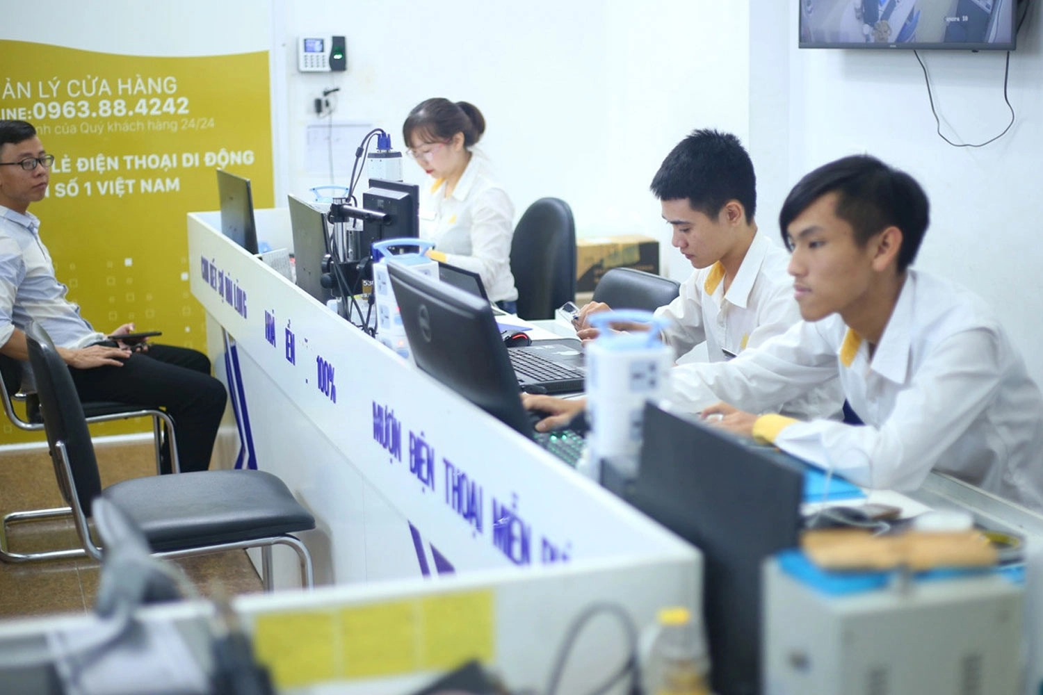 Thay Pin Remax iPhone 11 Pro Max, Bảo hành dài hạn và uy tín
