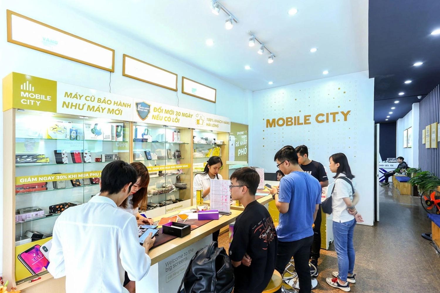 Thay Pin Remax iPhone 11 Pro Max, Giá rẻ cạnh tranh nhất thị trường
