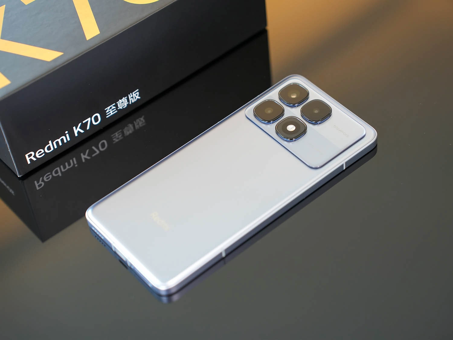 Trên tay Xiaomi Redmi K70 Ultra: Cạnh trái của Xiaomi Redmi K70 Ultra