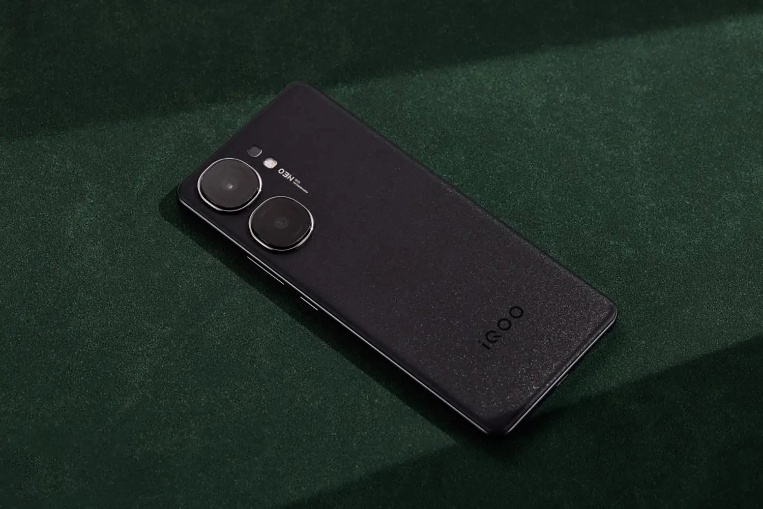 Vivo iQOO Neo 9S Pro Plus có mấy màu: Màu Đen