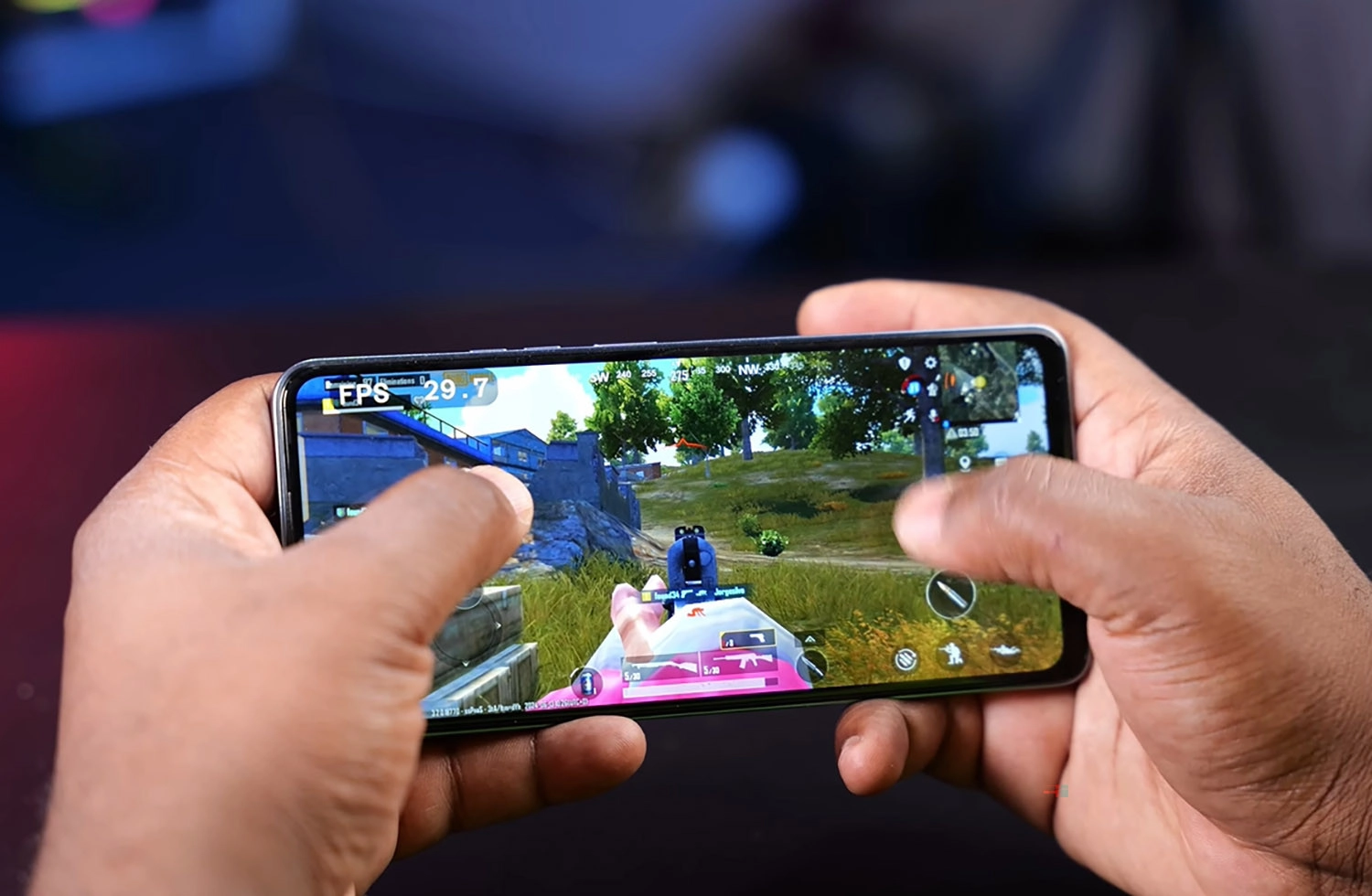 Đánh giá hiệu năng Helio G100: Helio G100 vẫn duy trì ở mức 29.7 FPS với game PUBG