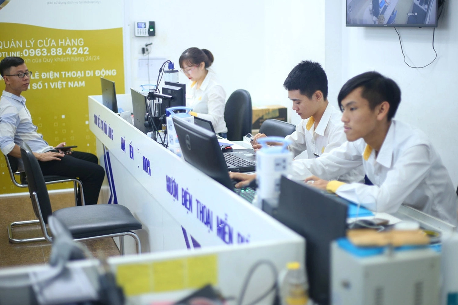 Thay Pin Vmas iPhone 12, Bảo hành dài hạn và uy tín