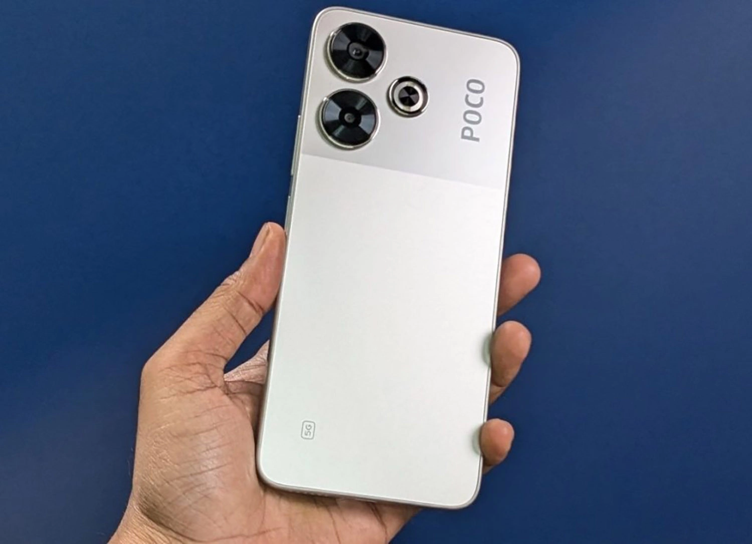 Xiaomi POCO M6 Plus có mấy màu: Màu Xám