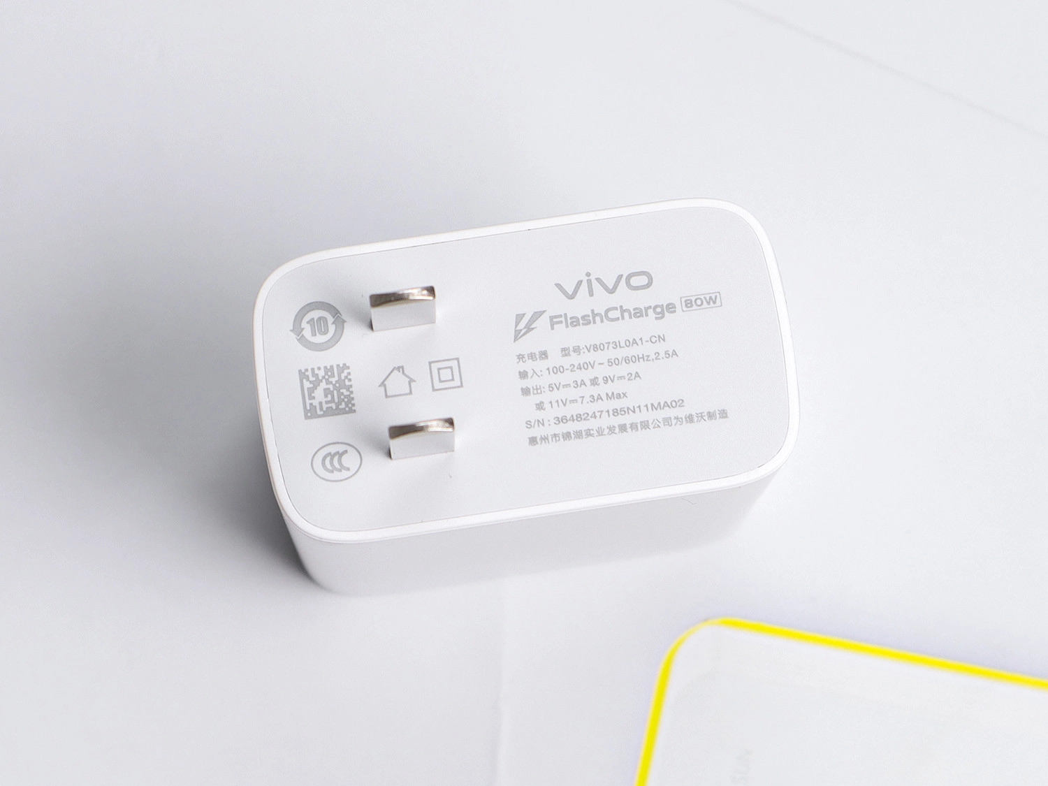 Đánh giá Vivo iQOO Z9 Turbo Plus: Củ sạc 80W