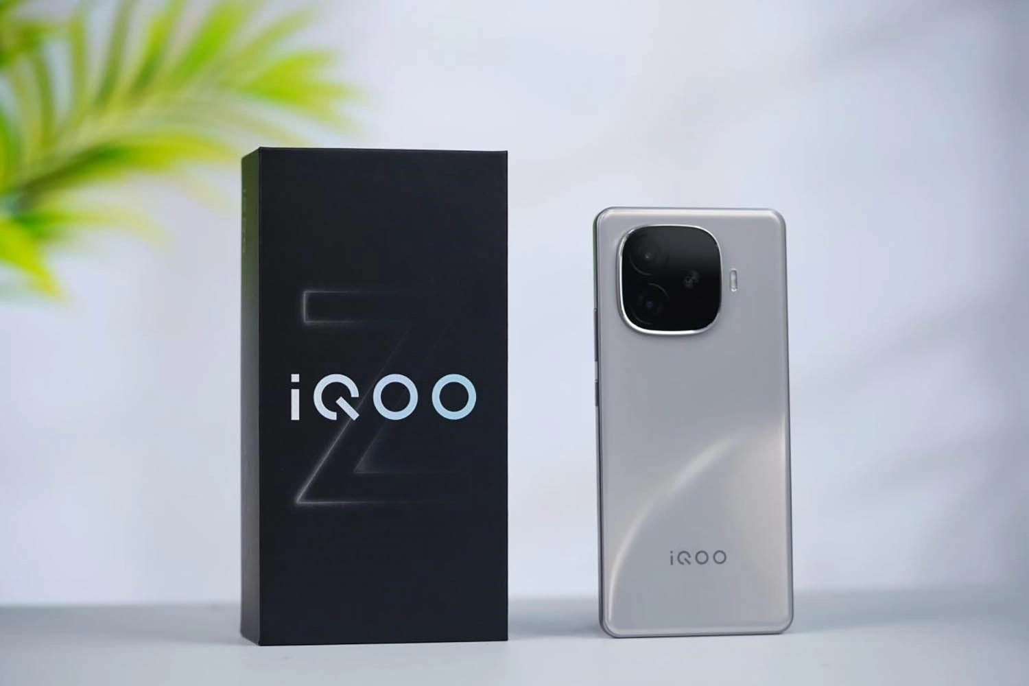 Mở hộp Vivo iQOO Z9 Turbo Plus: Hộp của iQOO Z9 Turbo