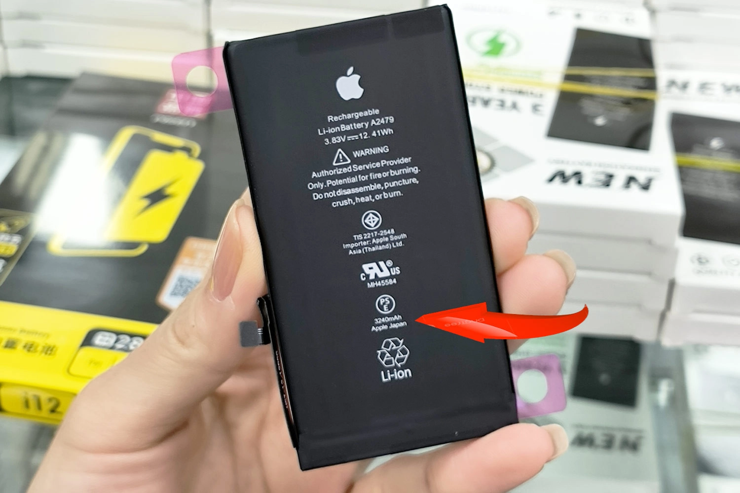 Thay Pin EU iPhone 12 Pro, Pin EU có dung lượng không thua kém Pin gốc