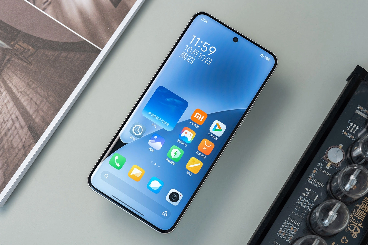 điện thoại Xiaomi được lên HyperOS 2: Xiaomi 15 Pro