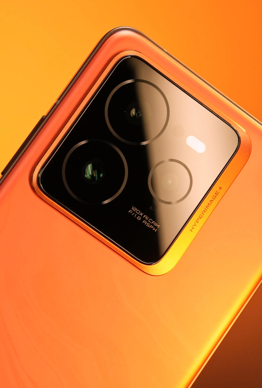 Mở hộp Realme GT7 Pro: Mô-đun camera chính của Realme GT7 Pro