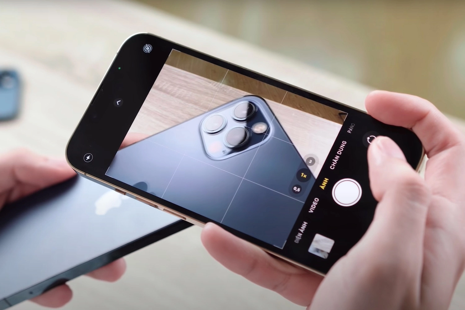 Sửa Camera đốm, rung iPhone 12 Pro Max, Camera bị rung