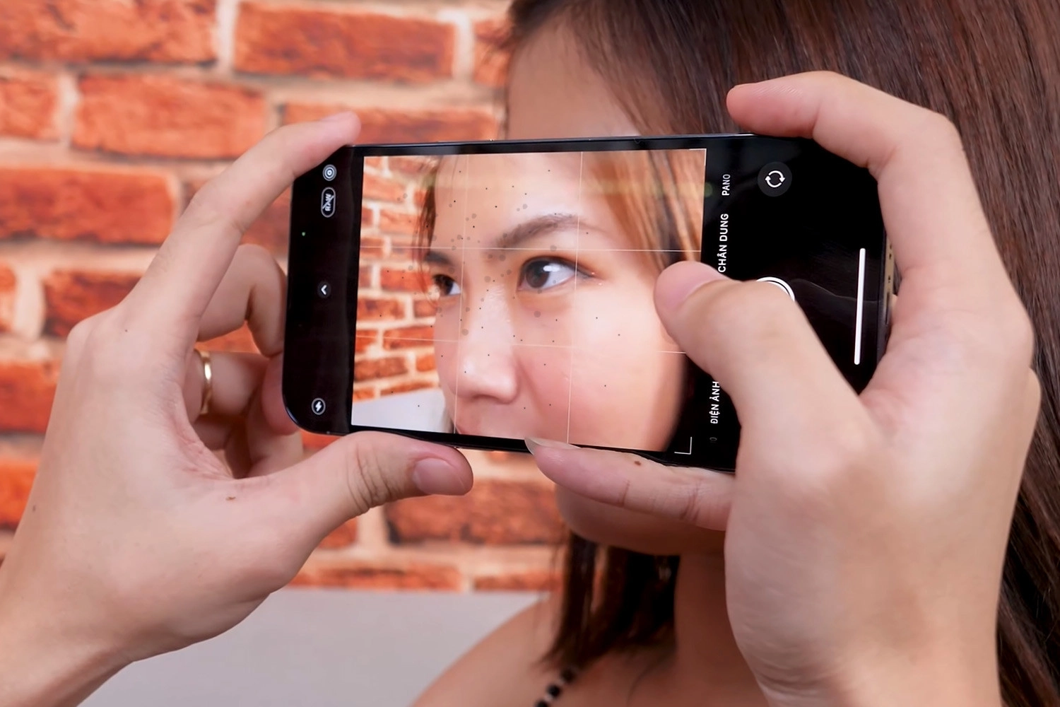 Sửa Camera đốm, rung iPhone 13 Pro, Camera bị đốm