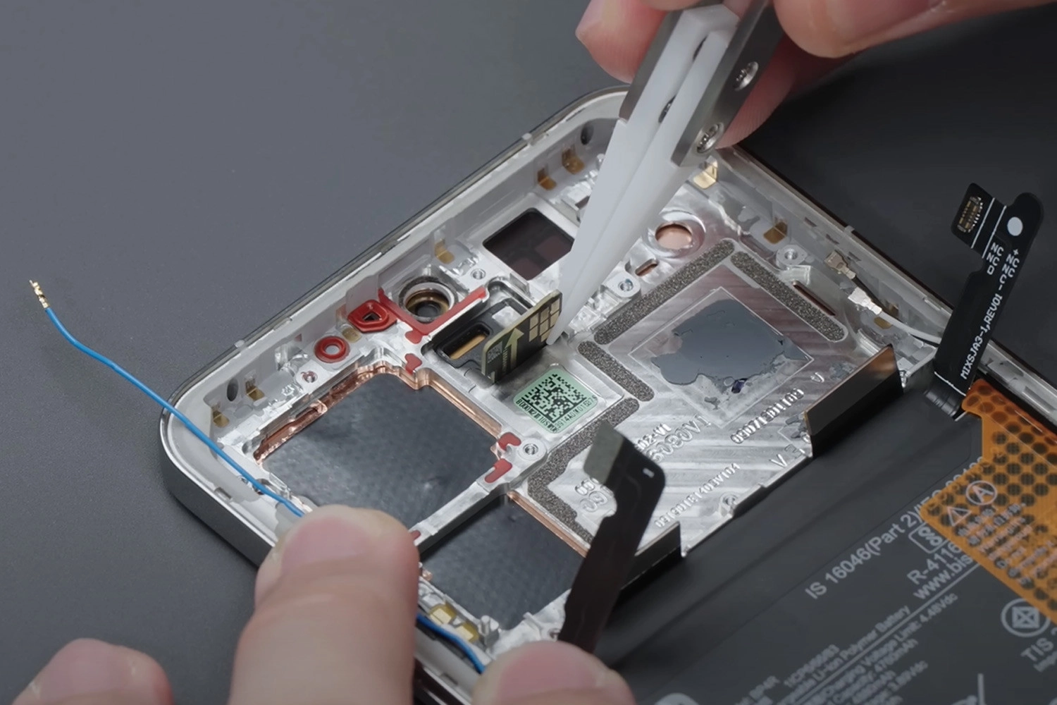 Sửa điện thoại Xiaomi 15 Pro, Thay IC Wi-Fi Xiaomi 15 Pro