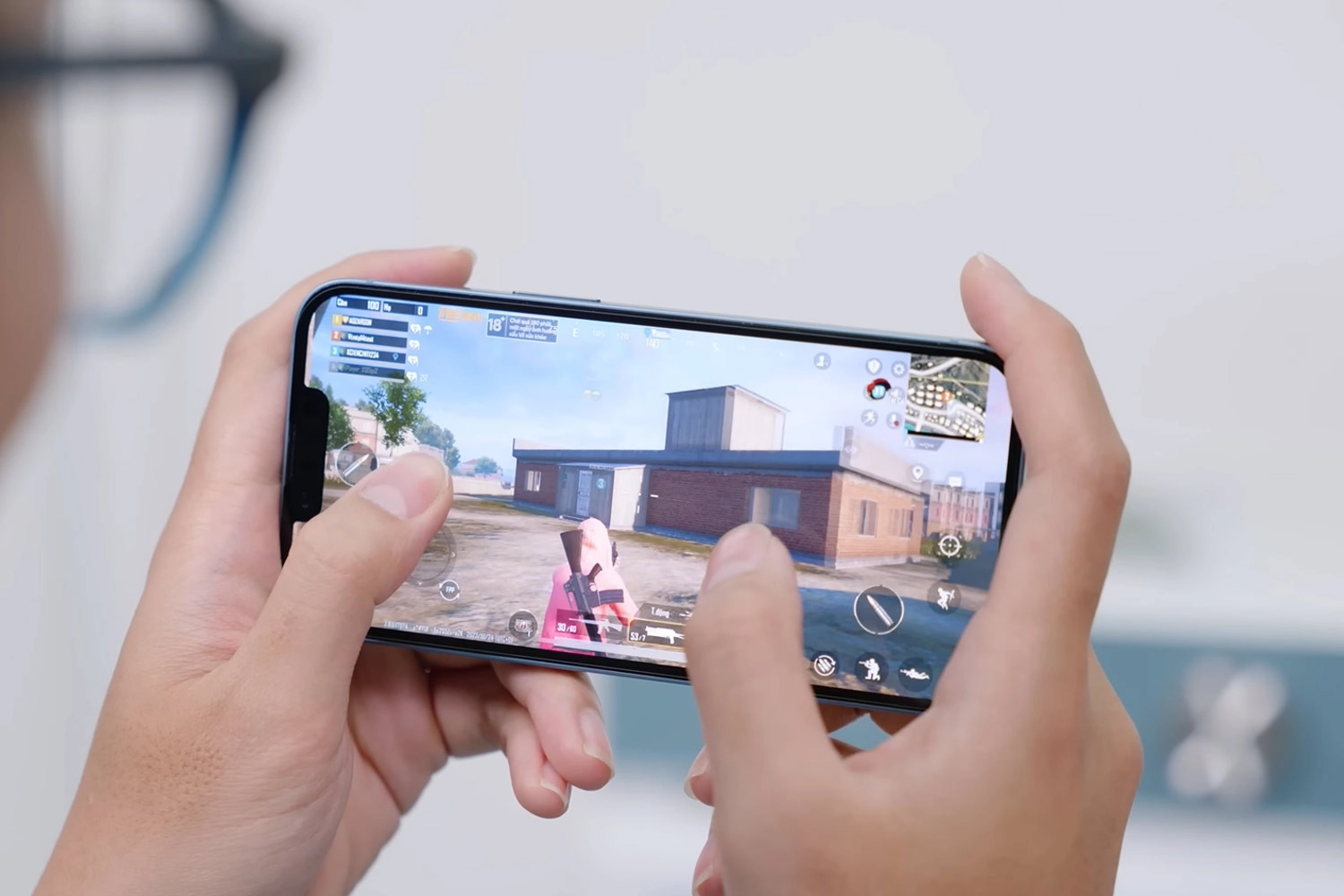 Thay màn hình KARS iPhone 14, Màn hình KARS có chất lượng hiển thị ổn trong tầm giá
