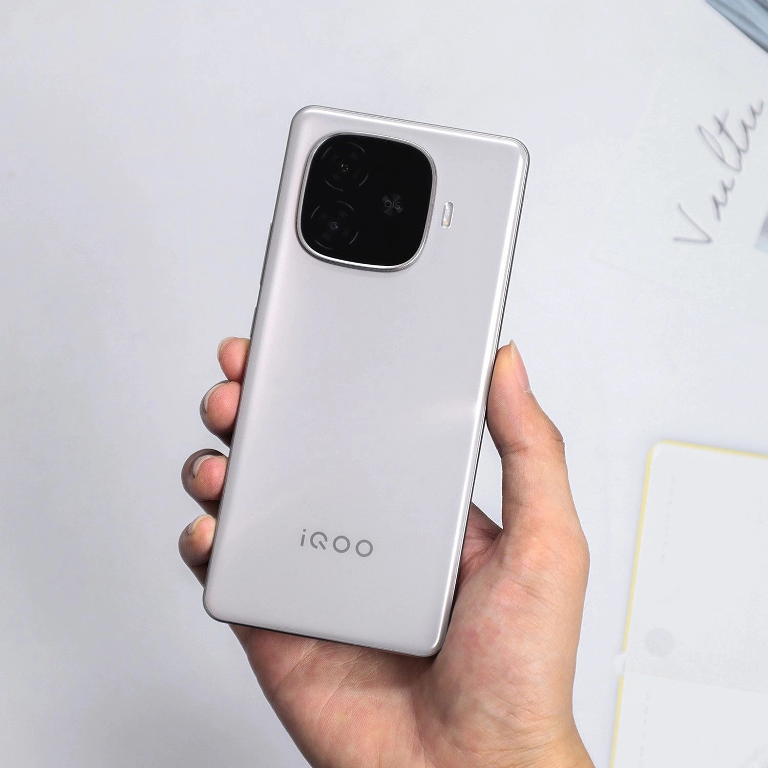 Vivo iQOO Z9 Turbo Plus