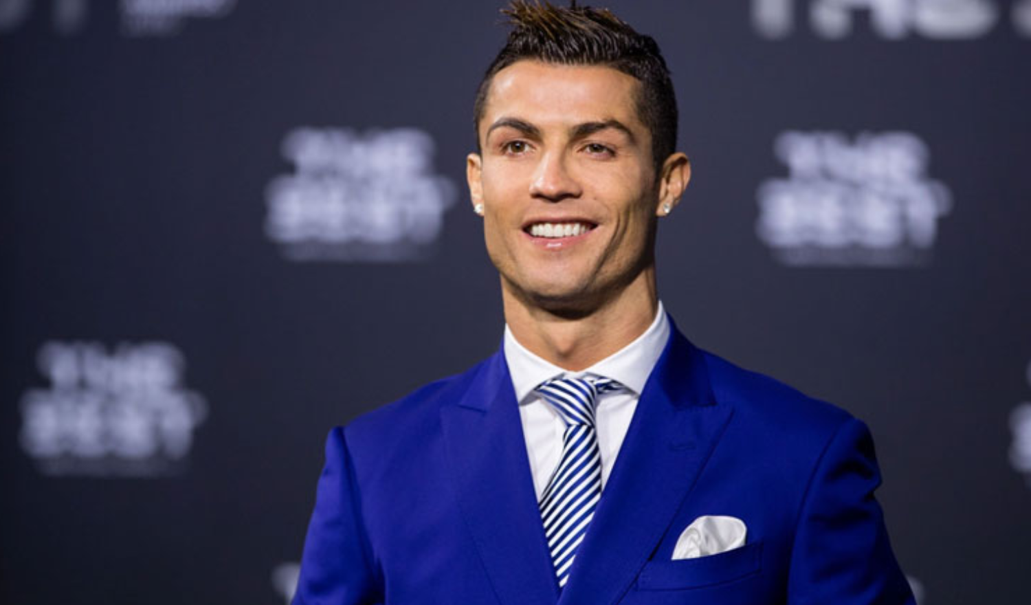 Ronaldo bảnh trai trong sự kiện