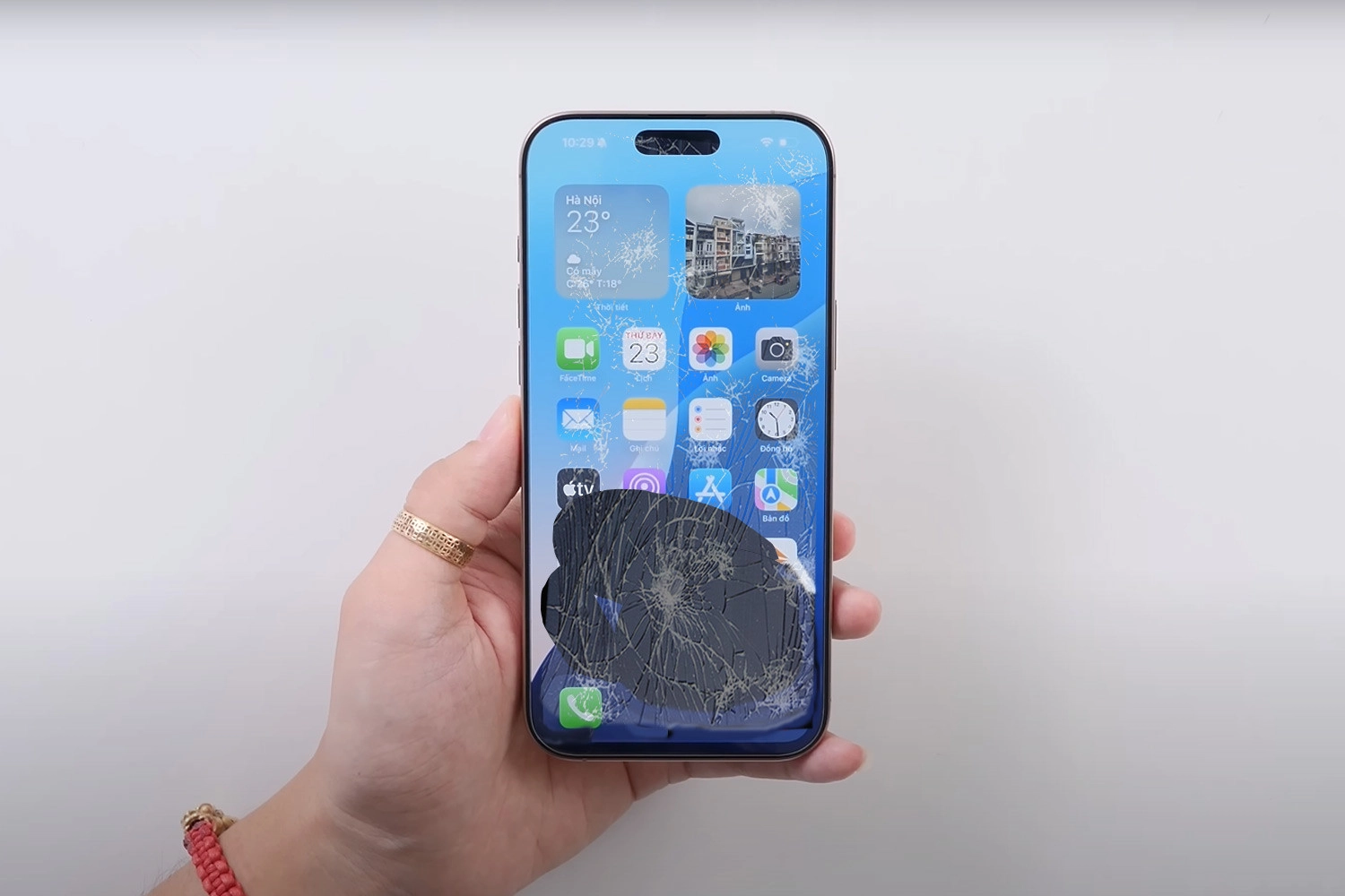 ép kính iPhone 16 Pro Max, dấu hiệu cần thay màn hình