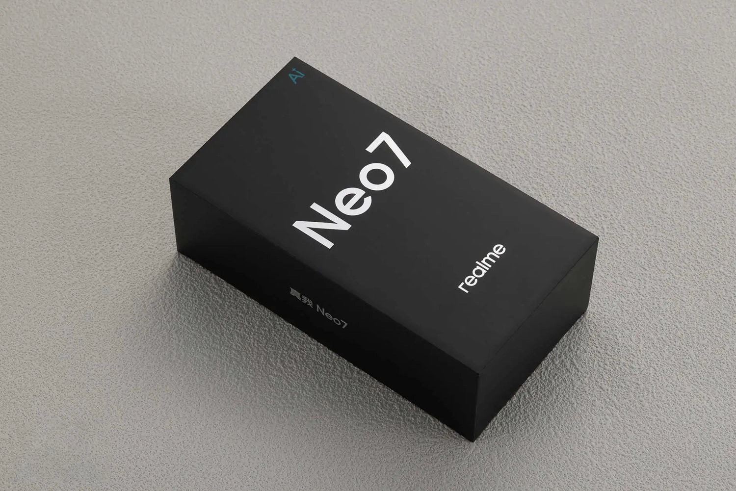 Hộp của Realme Neo7