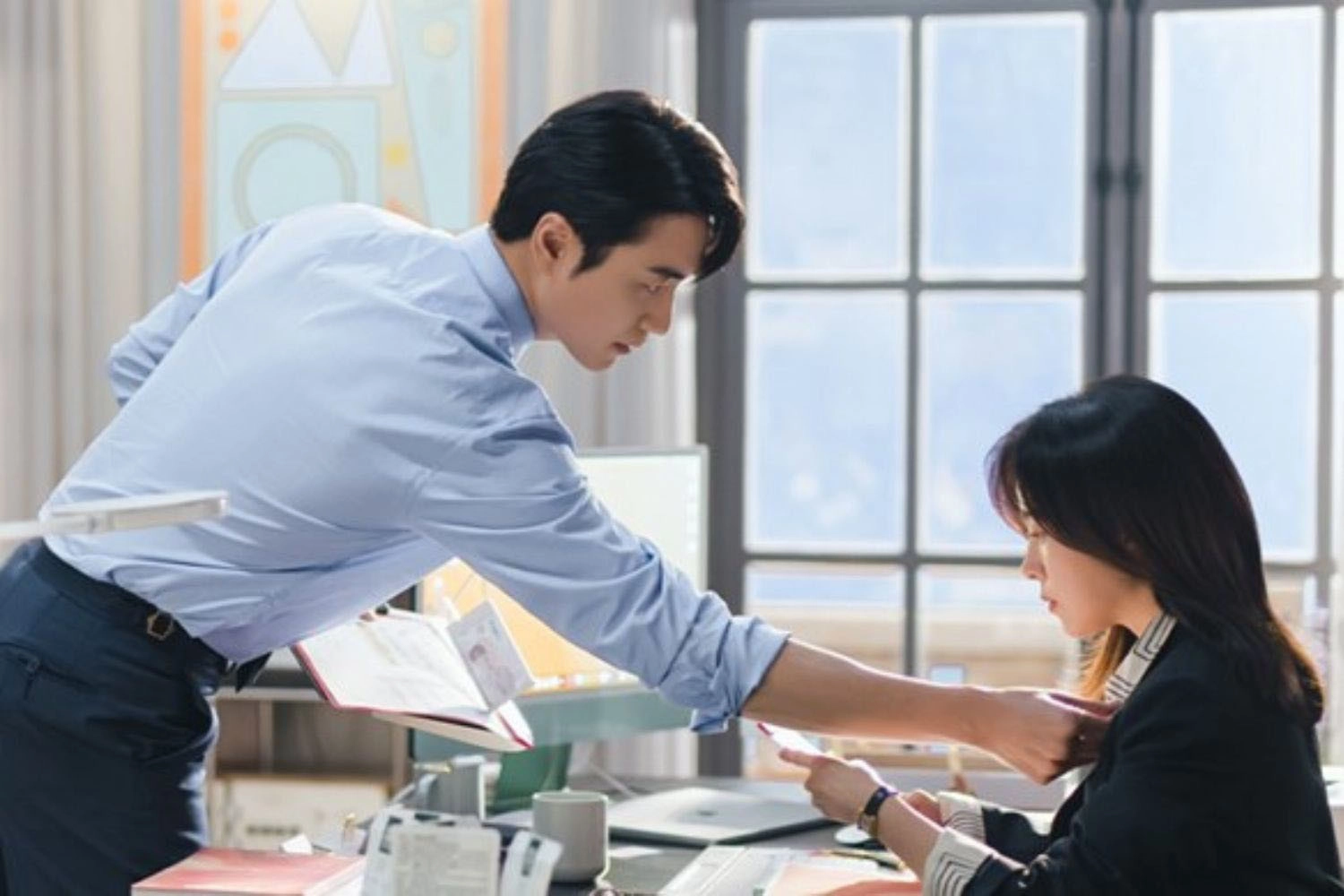 Sự phối hợp giữa Han Ji Min và Lee Joon Hyuk đã tạo nên phản ứng hóa học mạnh mẽ