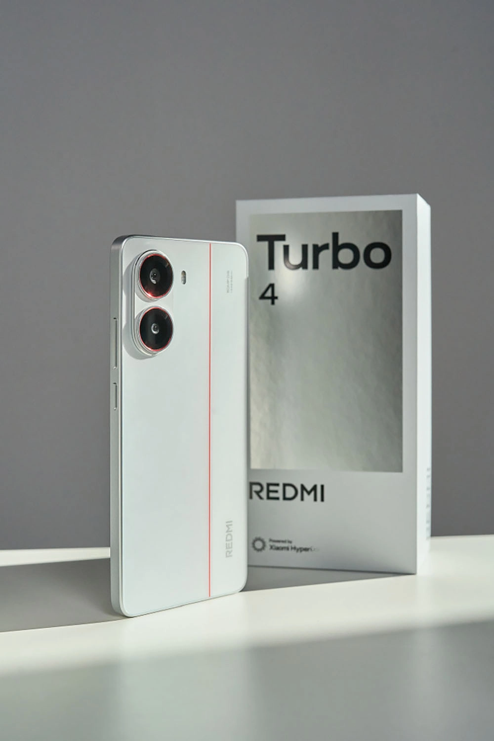 Trên tay REDMI Turbo 4: Hộp sản phẩm