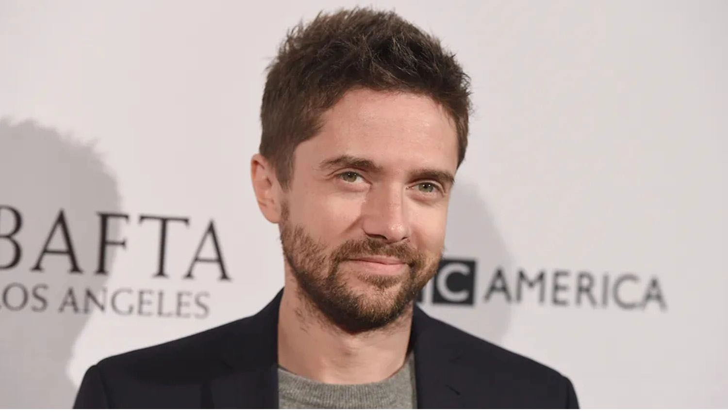 Topher Grace vai tội phạm kinh tế